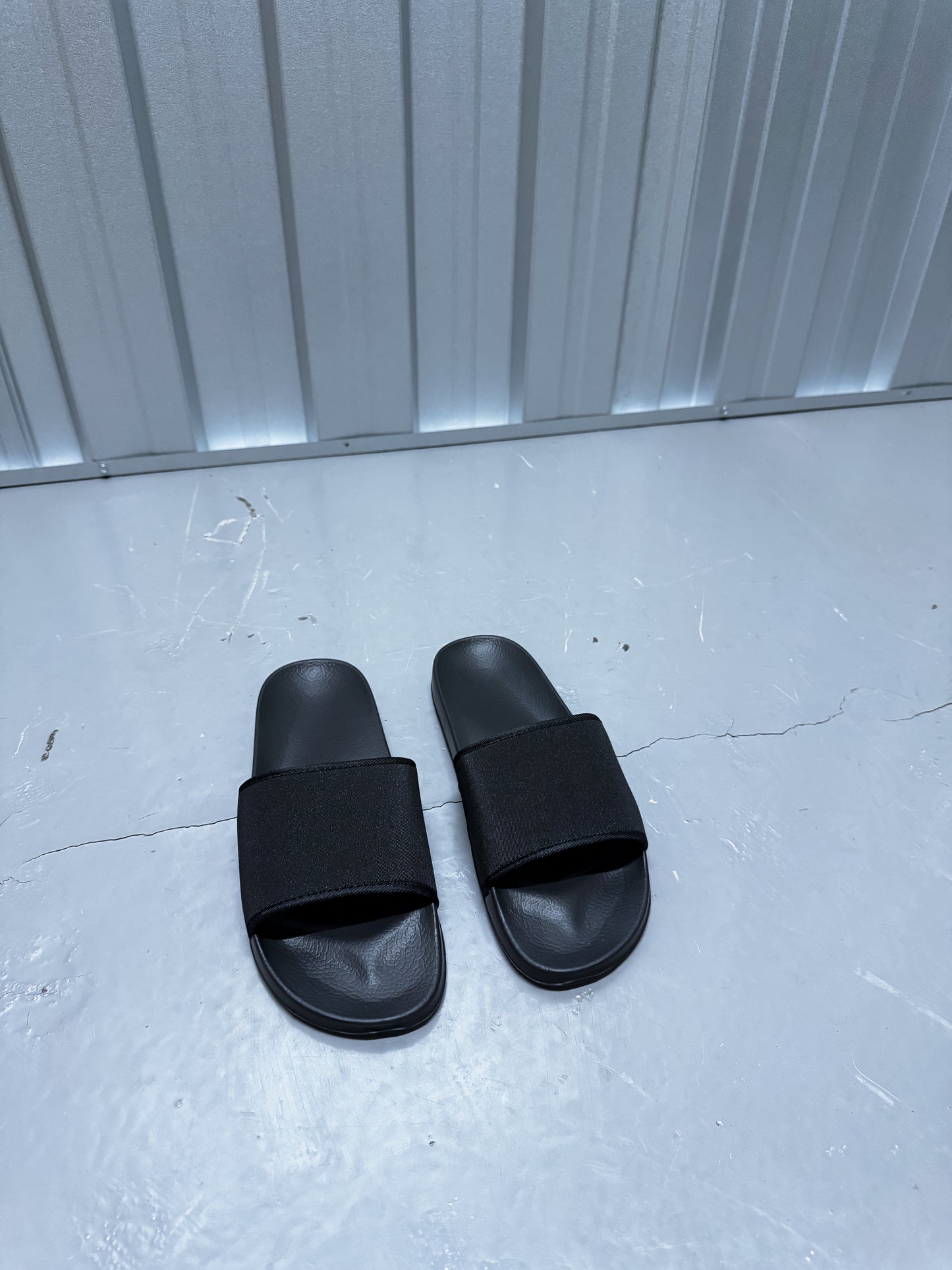 Aria Slides - Black