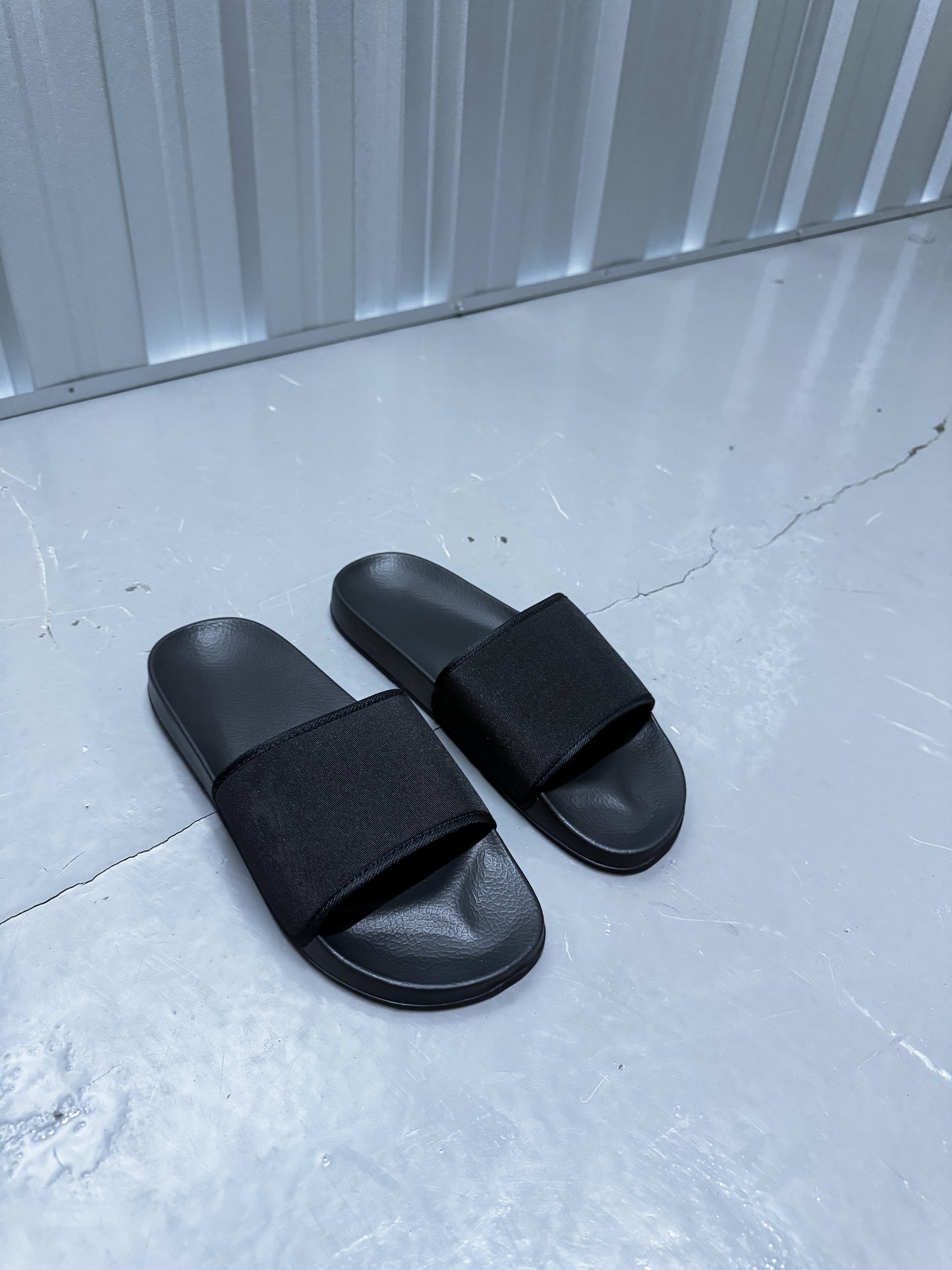 Aria Slides - Black