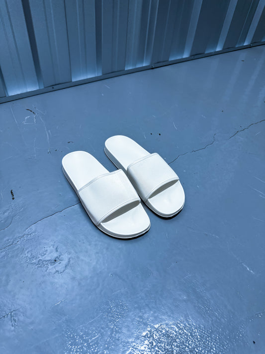 Aria Slides - White